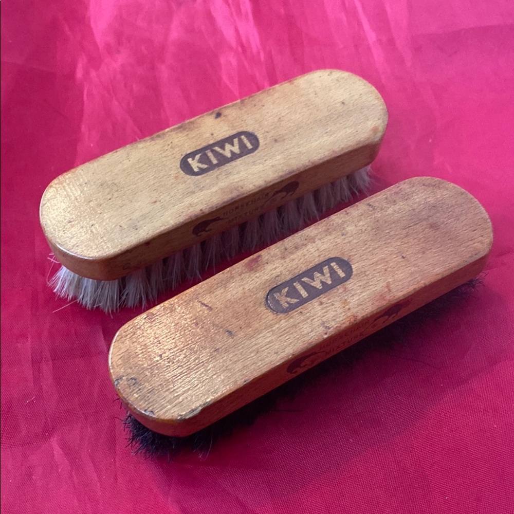 Kiwi Wooden Shoe shine Brush Set